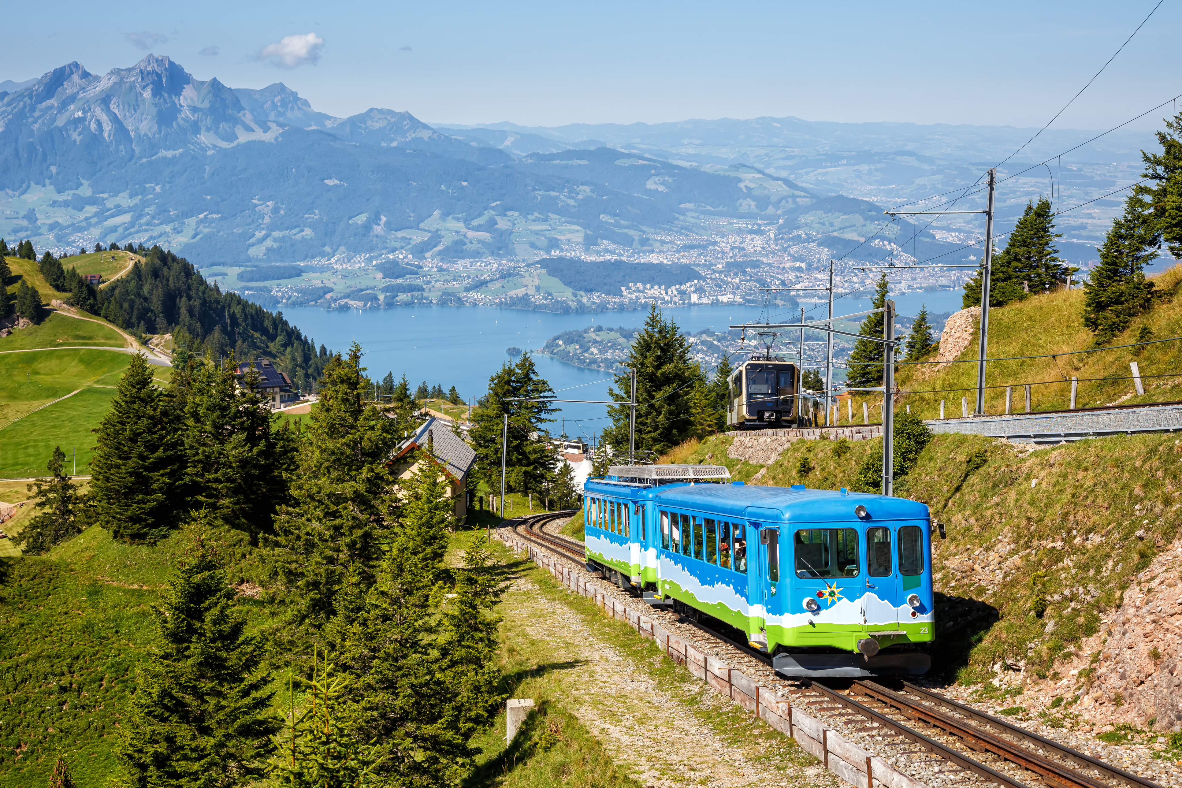 Berget Rigi med b�t och kuggs�ngsbana